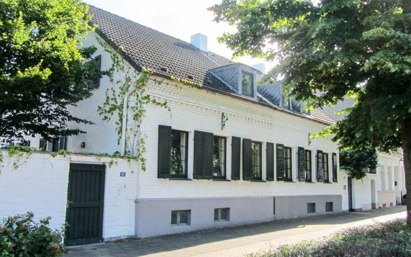 Haus mieten in Krefeld Linn - Objektansicht