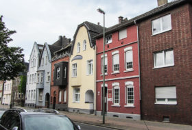 Haus zum Verkauf in Neuss - Aussenansicht 1