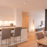 Küchenansicht zum Wohnbereich - Vester Immobilien- Wohnung in Düsseldorf Hubbelrath mieten_-8