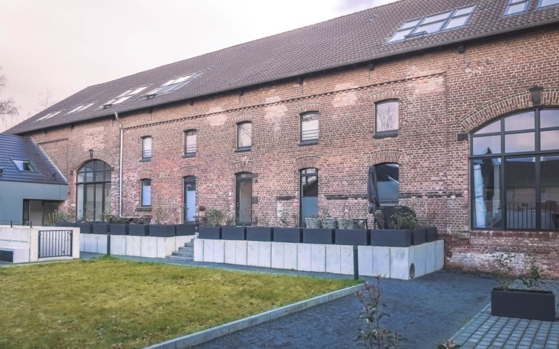 Ansicht Terrasse und Eingang