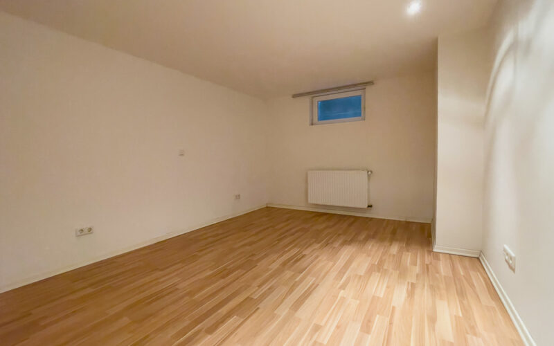 Zimmer 4 KG